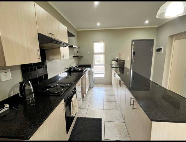 2 BEDROOM PROPERTY TO RENT IN HURLINGHAM MANOR